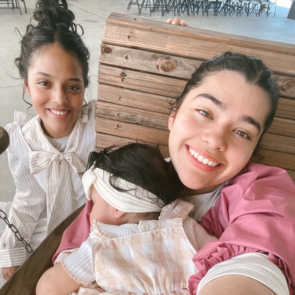 Meet your Posher, Amber - Picture 10 of 15